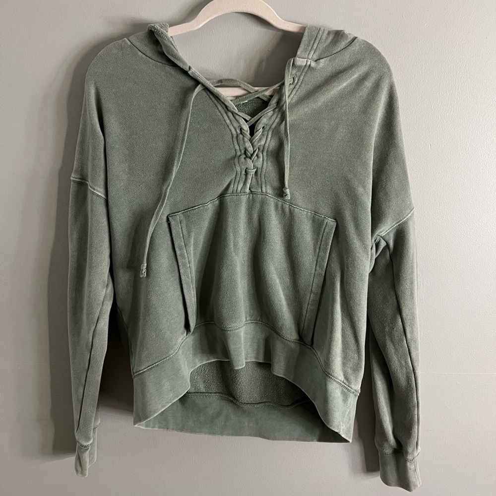 american eagle sweatshirt size small